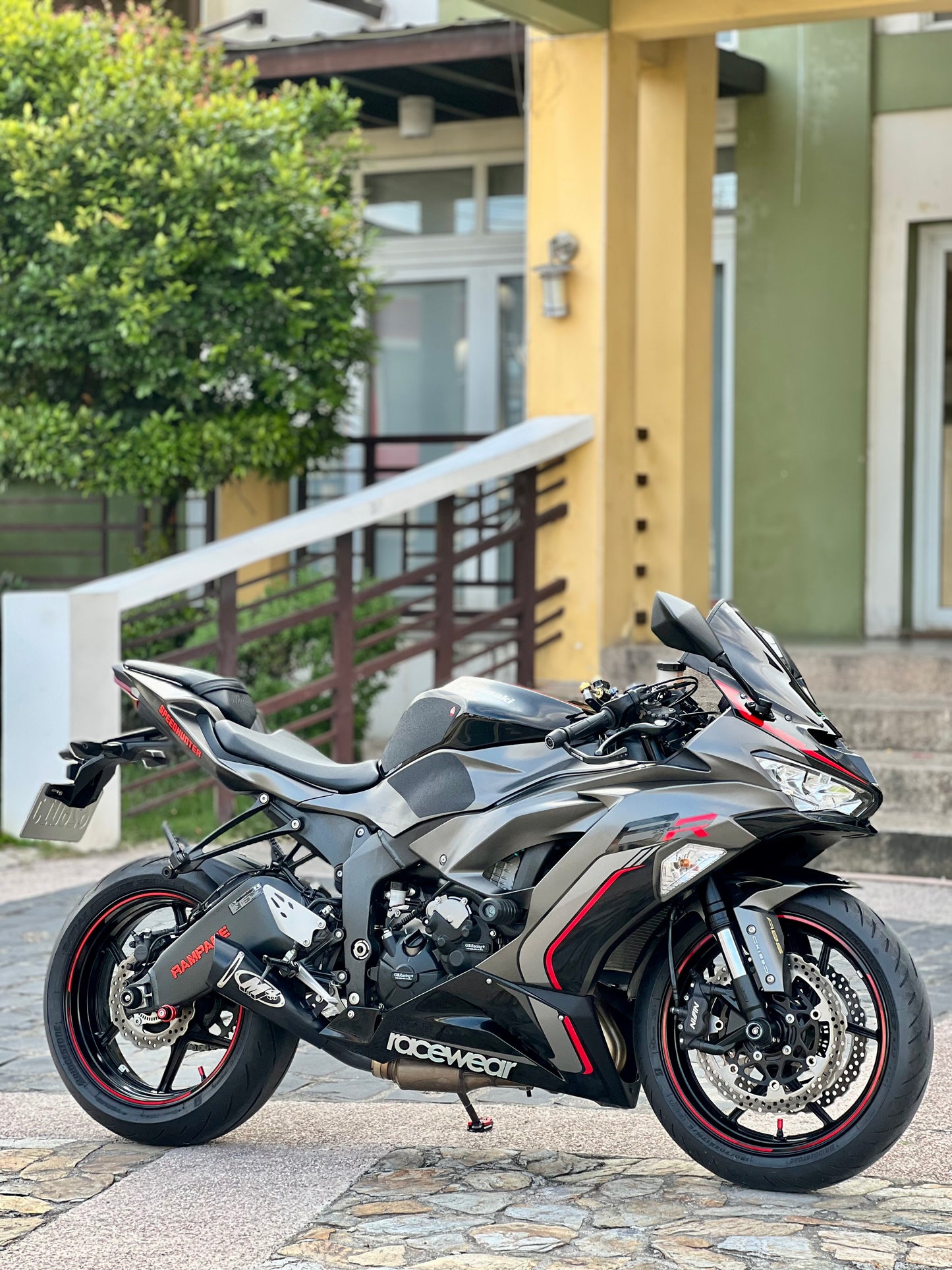 2022 Kawasaki ZX6R Gray