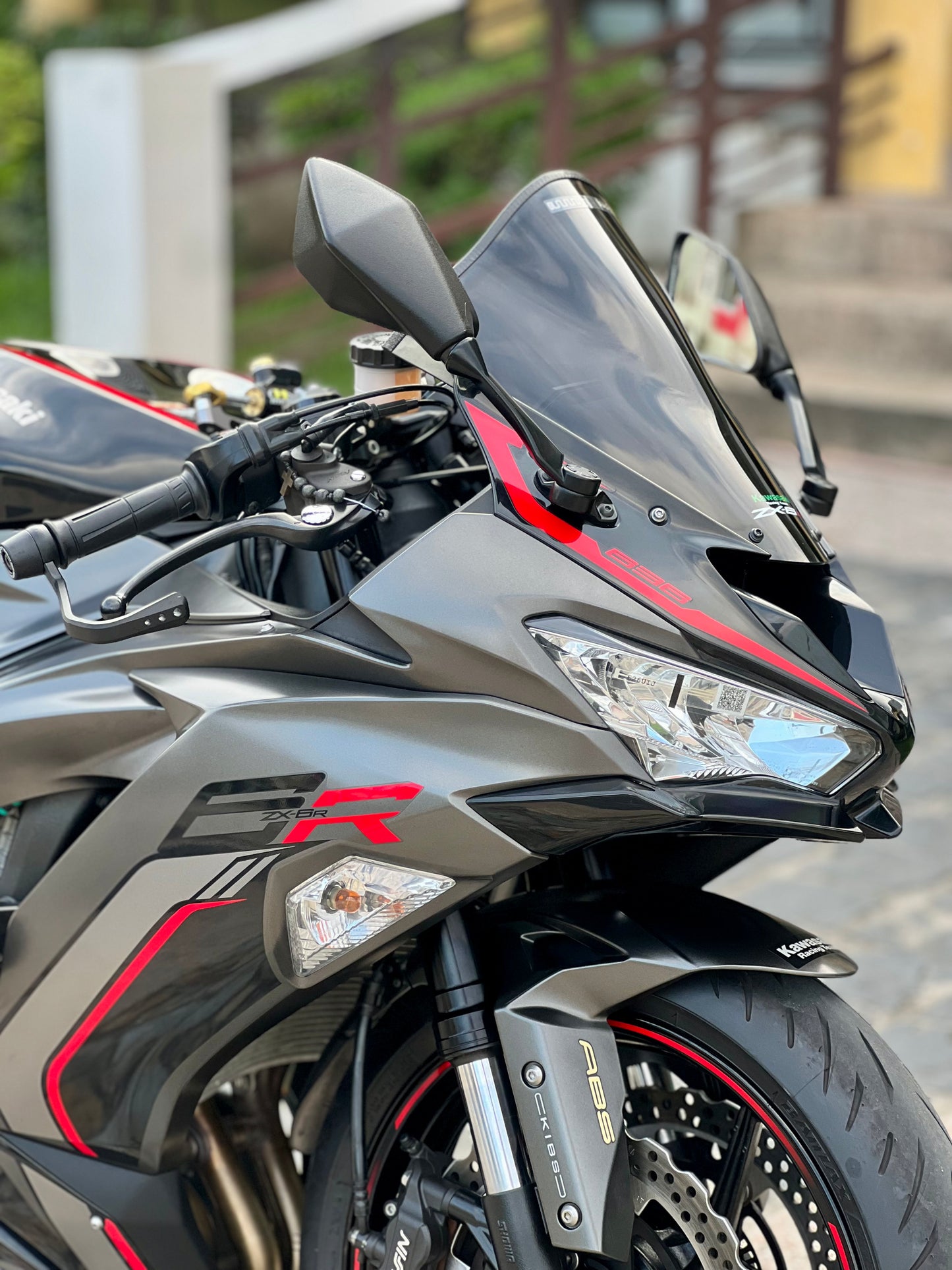 2022 Kawasaki ZX6R Gray
