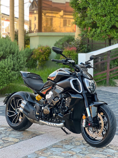 2023 Ducati Diavel V4 Black