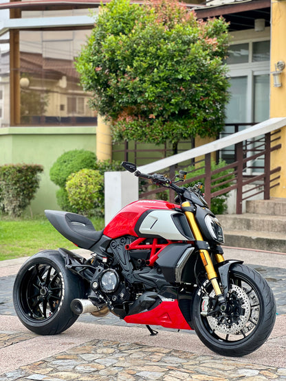 2021 Loaded Ducati Diavel 1260s Red