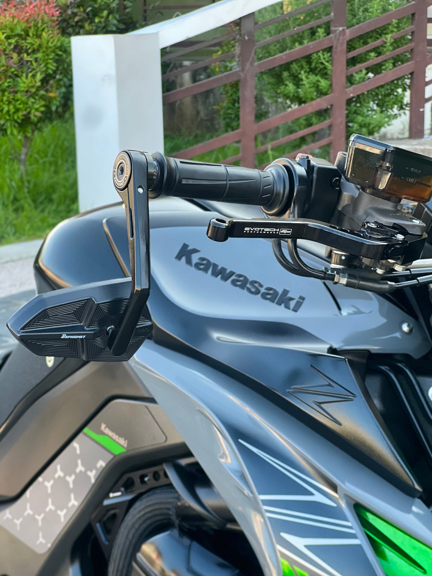 2020 Kawasaki Z1000 R Edition