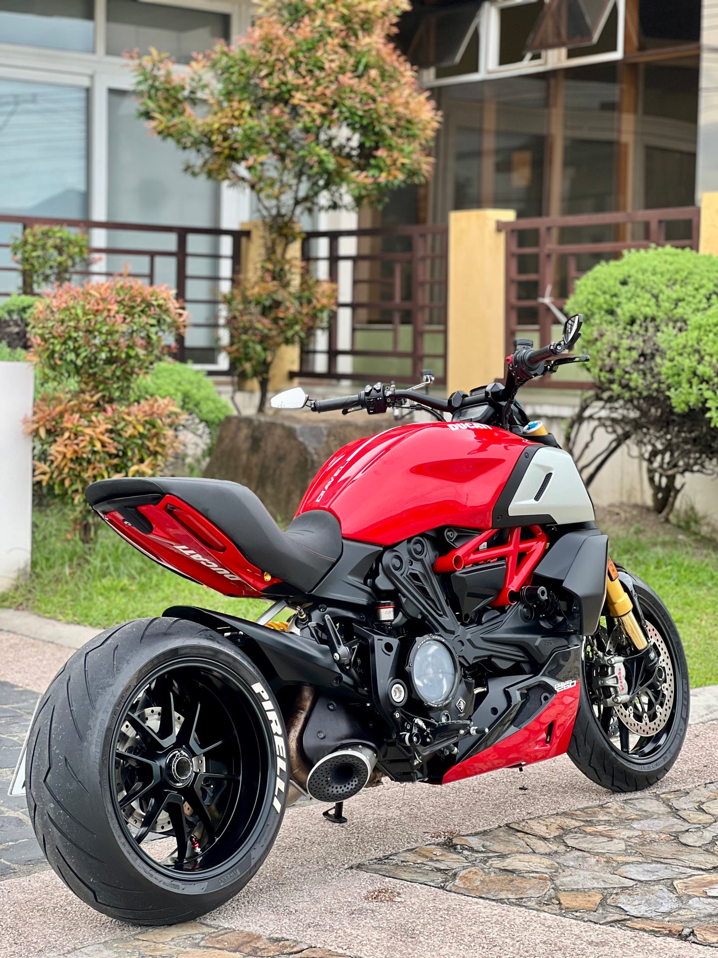 2021 Loaded Ducati Diavel 1260s Red