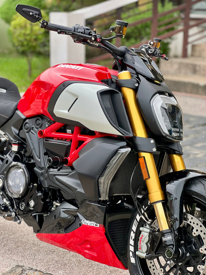 2021 Loaded Ducati Diavel 1260s Red