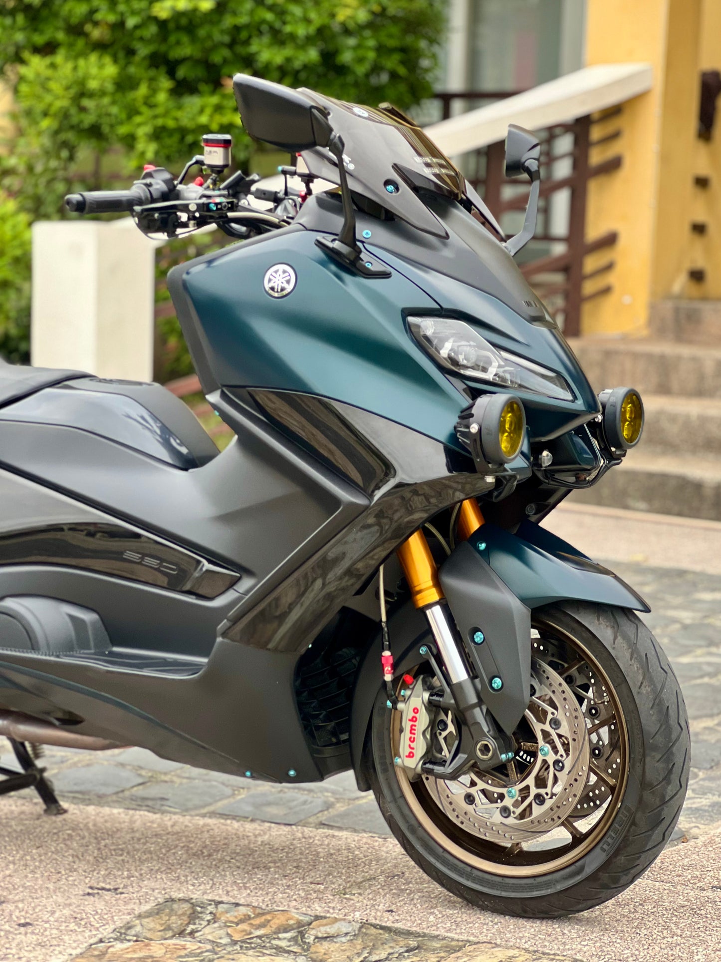 2023 Yamaha Tmax Techmax fully loaded worth 600k+