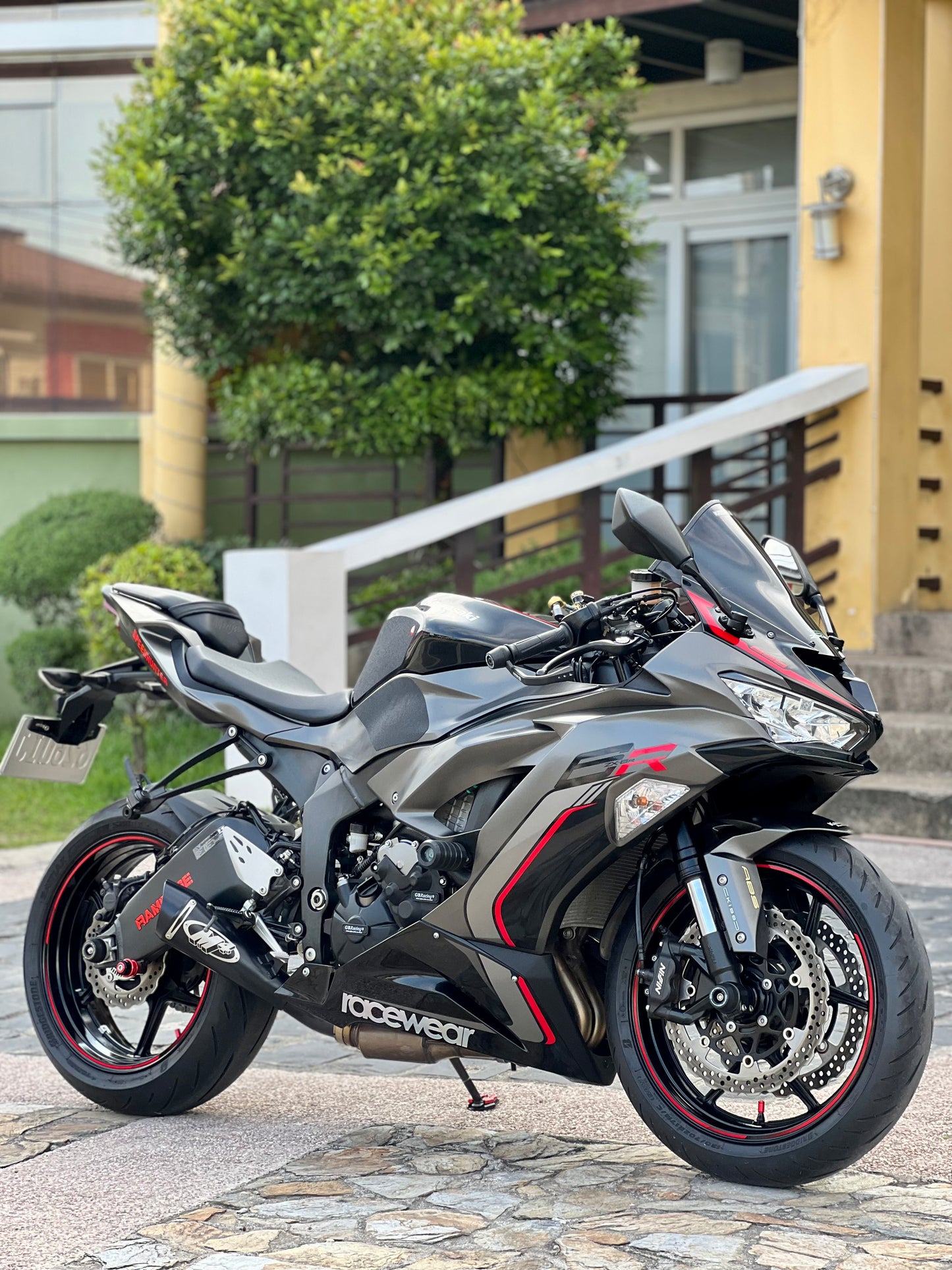 2022 Kawasaki ZX6R Gray