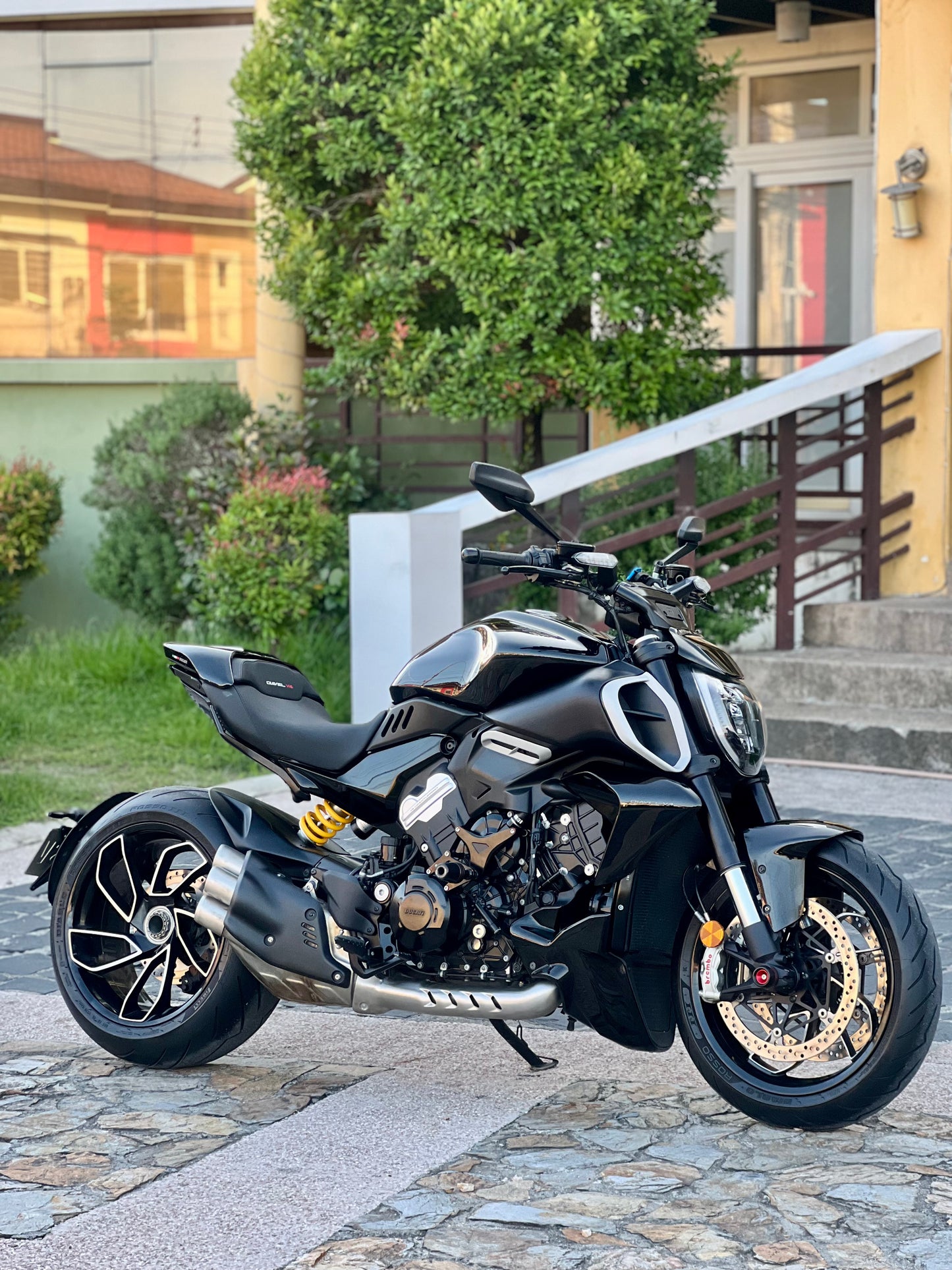 2023 Ducati Diavel V4 Black