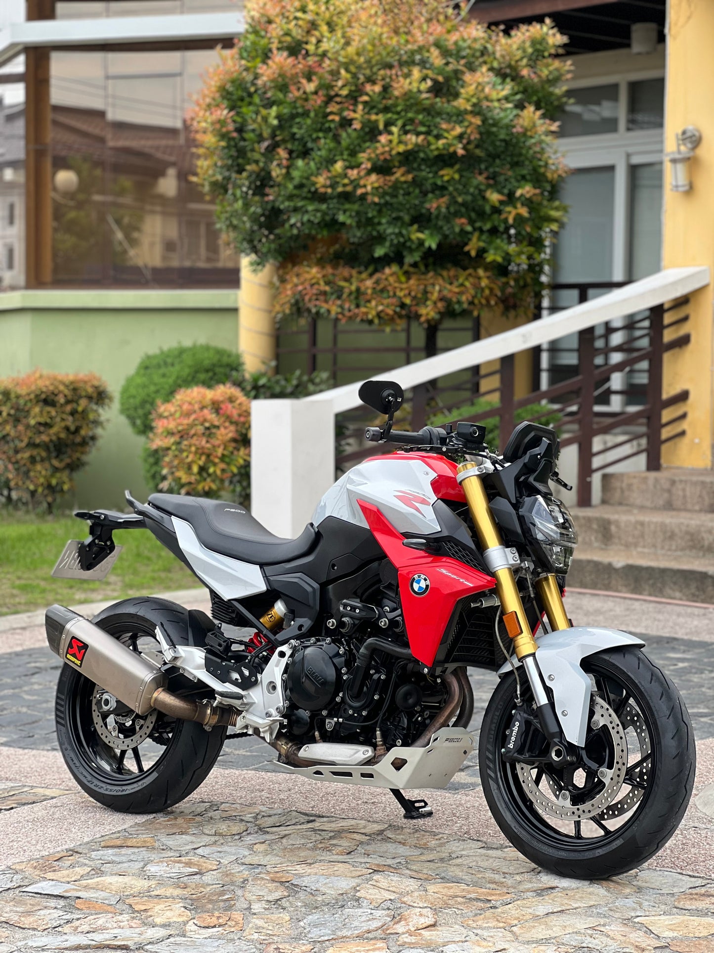 2022 BMW F900 R Sport