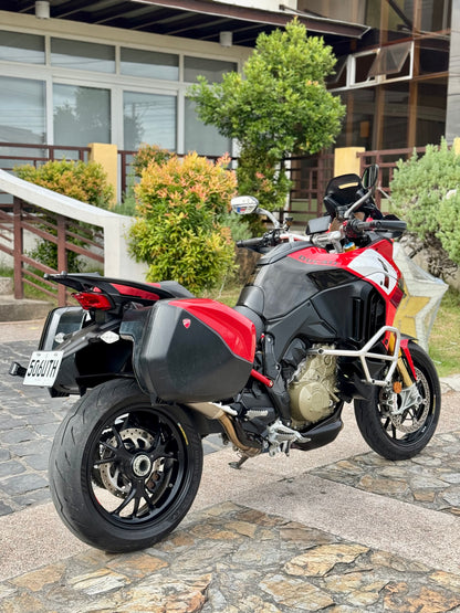 2023 Ducati Multistrada V4 Pikes Peak