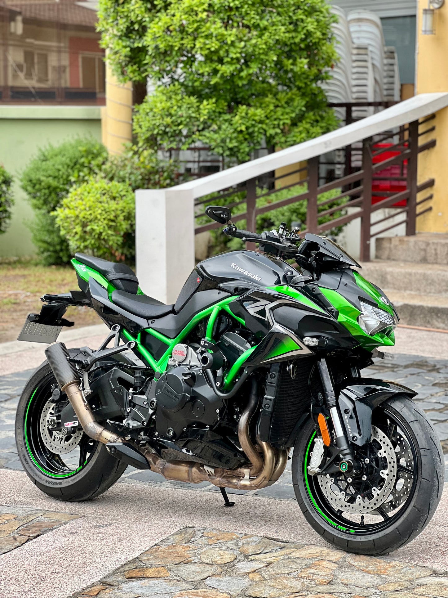2021 Kawasaki ZH2 Supercharged Black