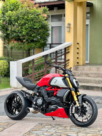2021 Loaded Ducati Diavel 1260s Red