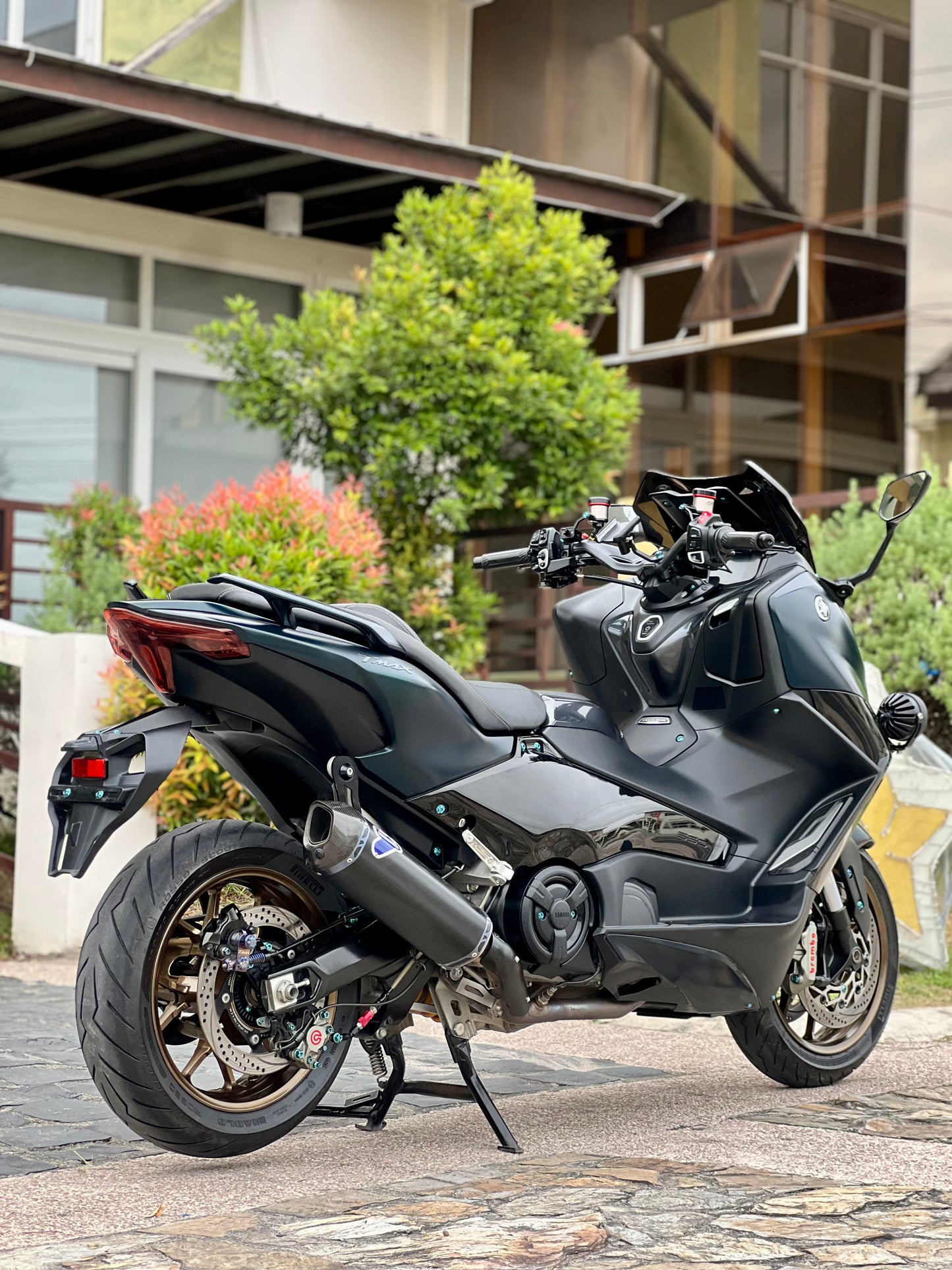 2023 Yamaha Tmax Techmax fully loaded worth 600k+