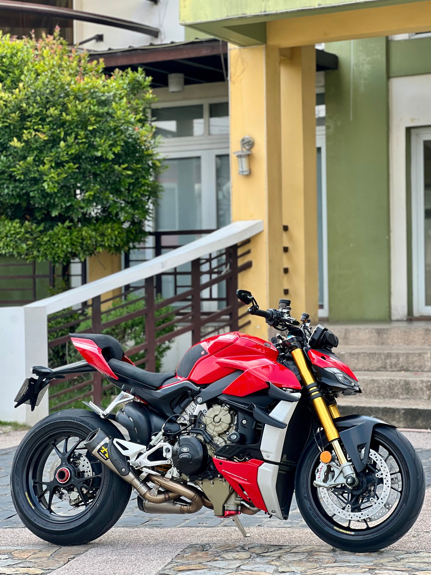 2021 Ducati Streetfighter V4S upgraded worth 600k++