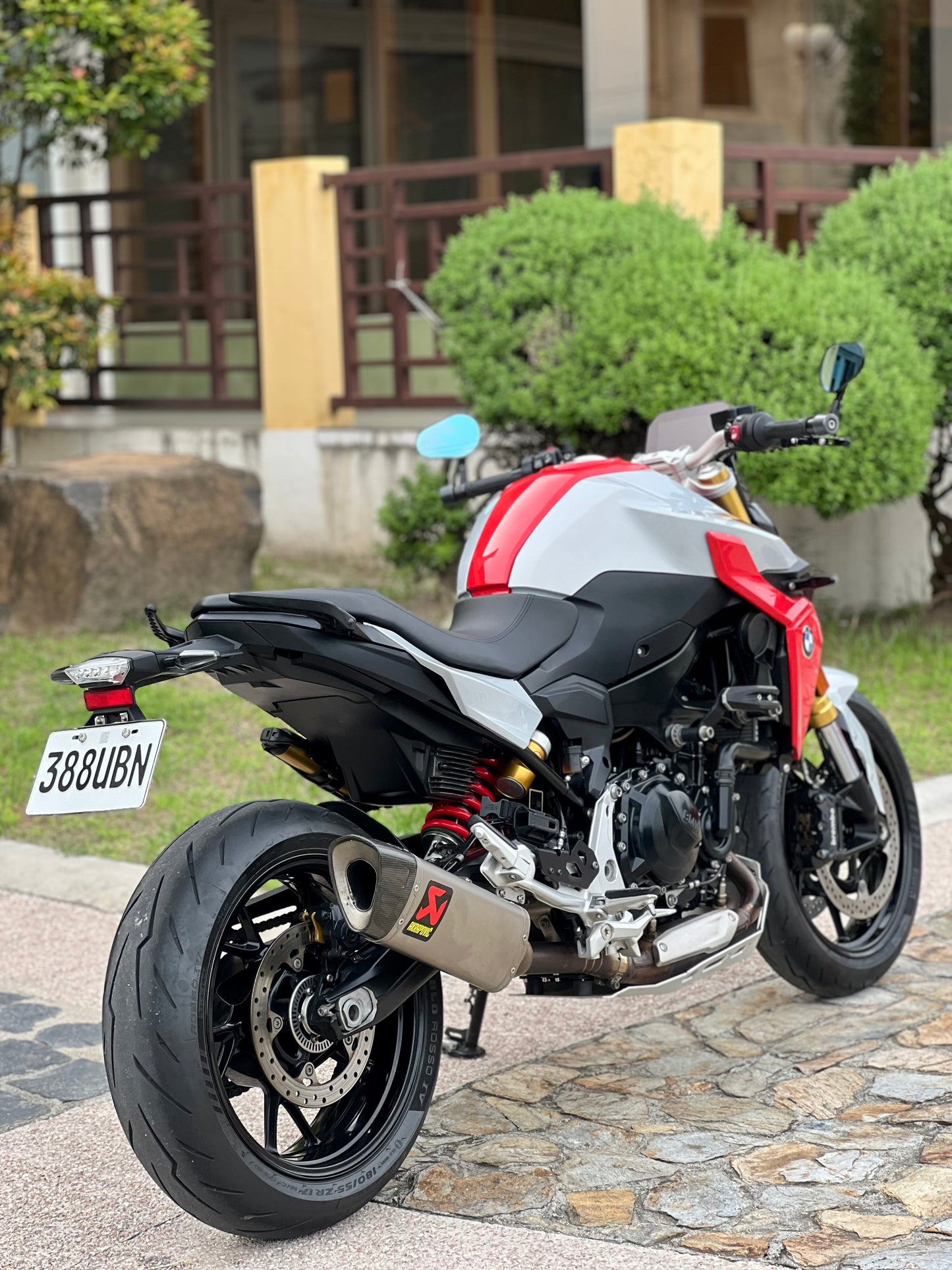 2022 BMW F900 R Sport