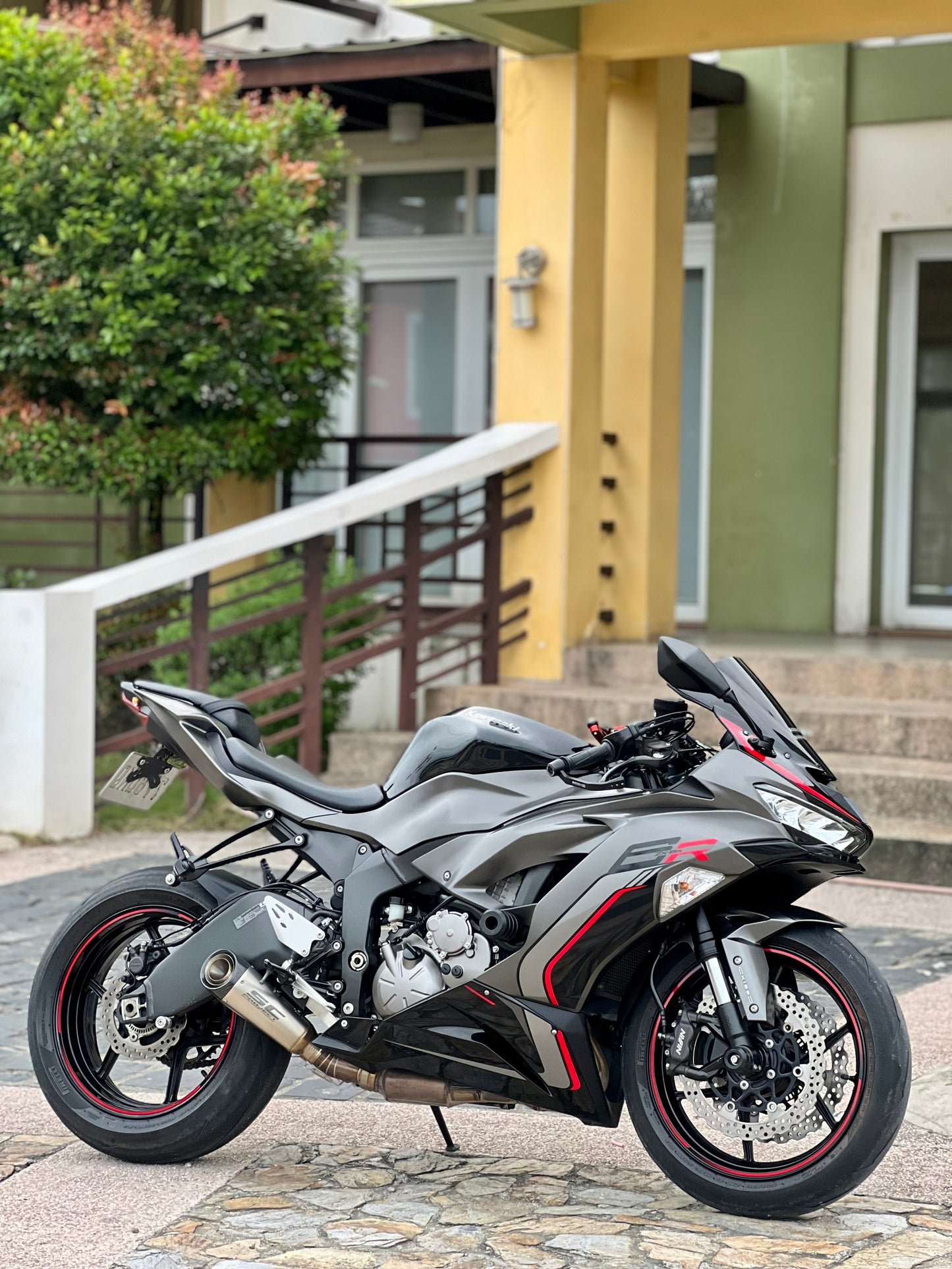 2022 Kawasaki ZX6R Gray