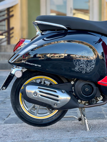 2024 Vespa Primavera SE Mickey Mouse