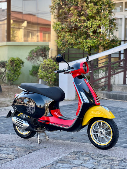 2024 Vespa Primavera SE Mickey Mouse