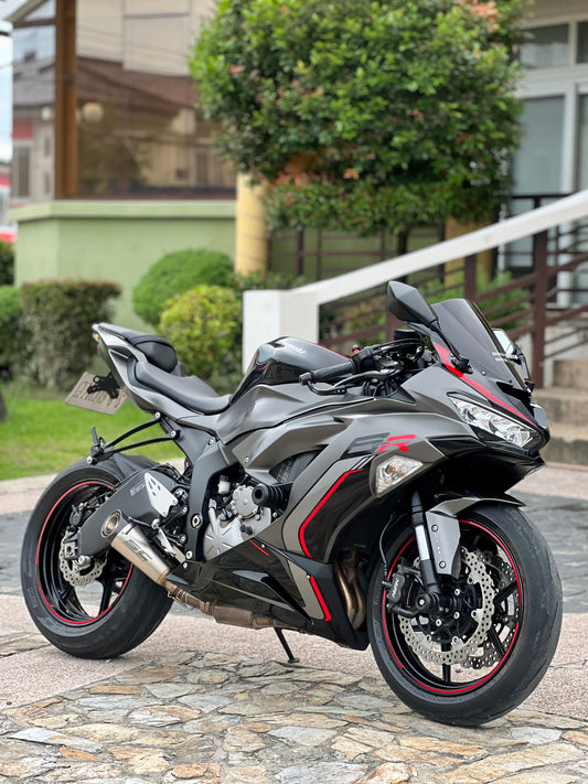 2022 Kawasaki ZX6R Gray