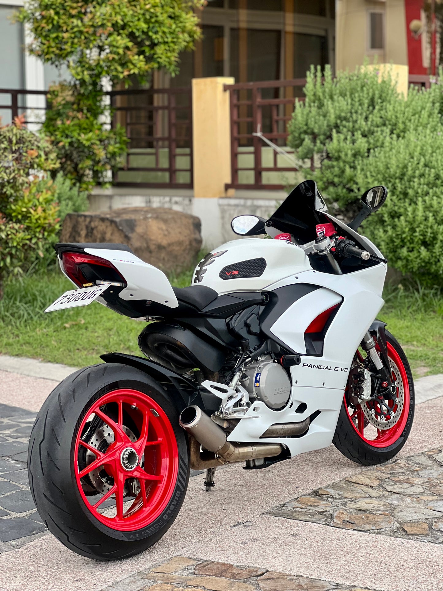 2023 Ducati Panigale V2 Rosso White