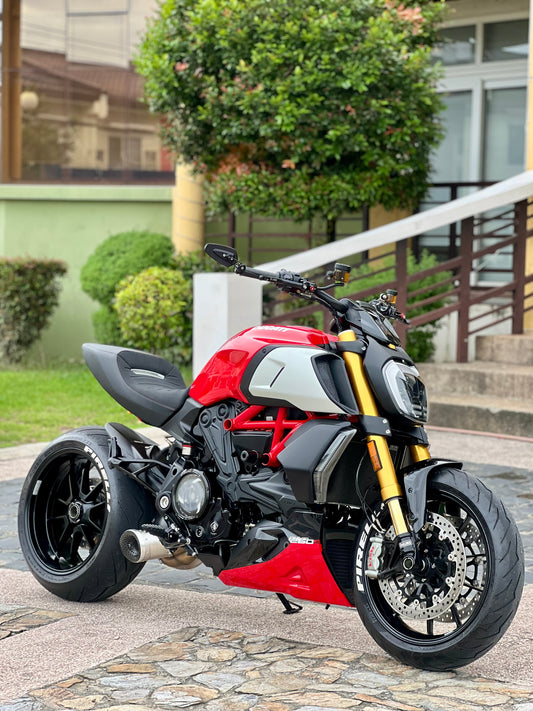 2021 Loaded Ducati Diavel 1260s Red