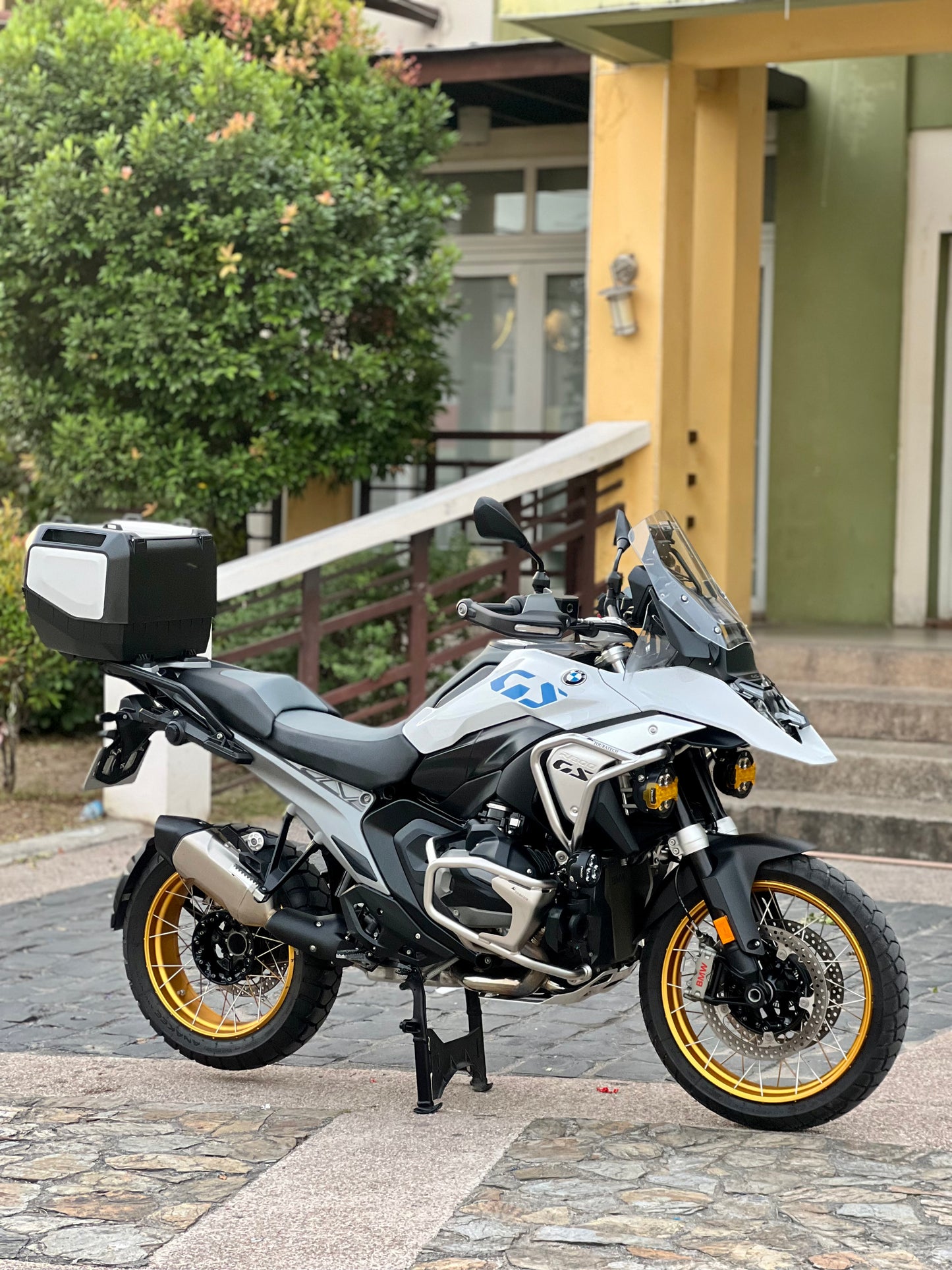 2025 BMW GS1300 White