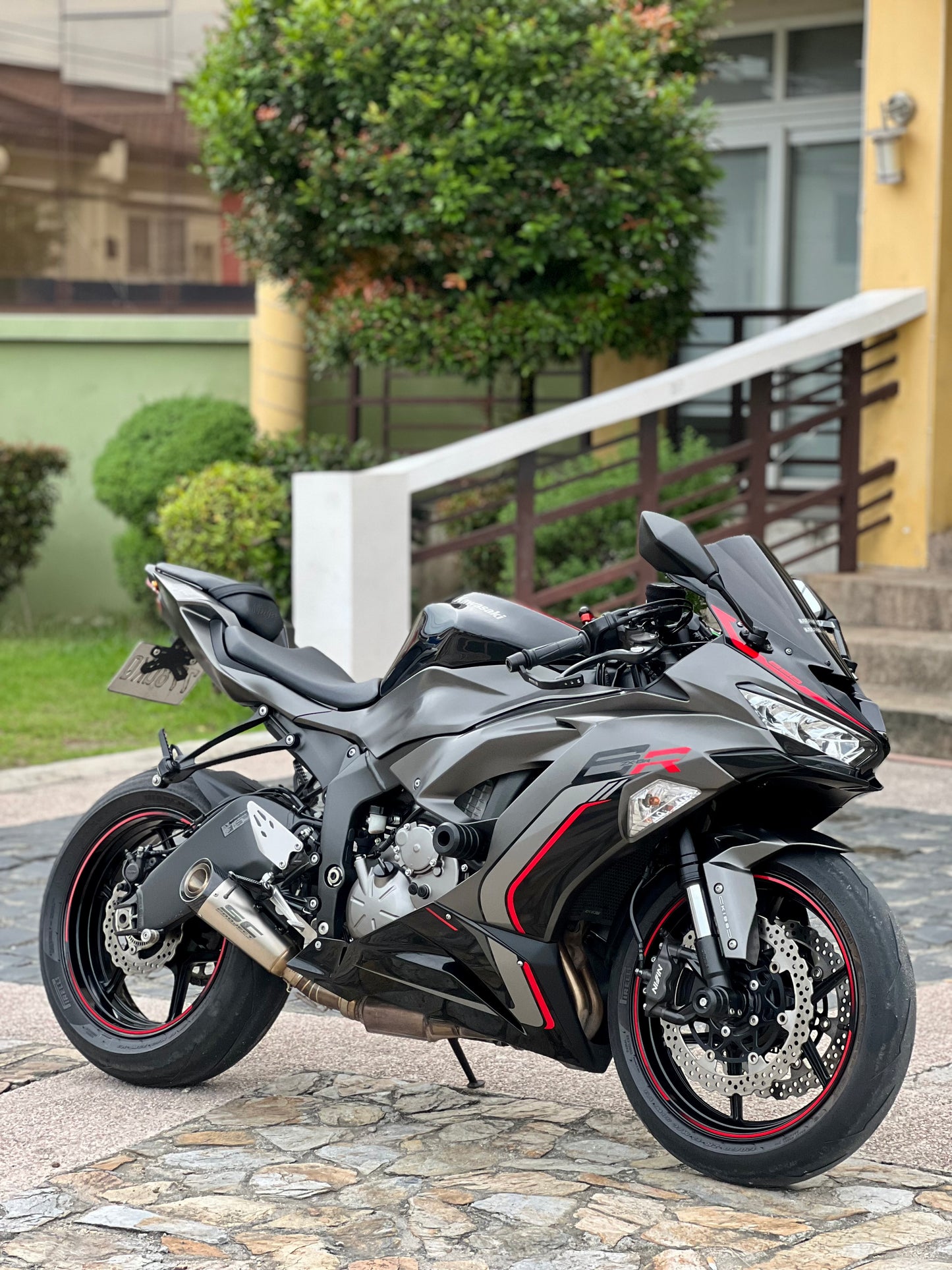 2022 Kawasaki ZX6R Gray