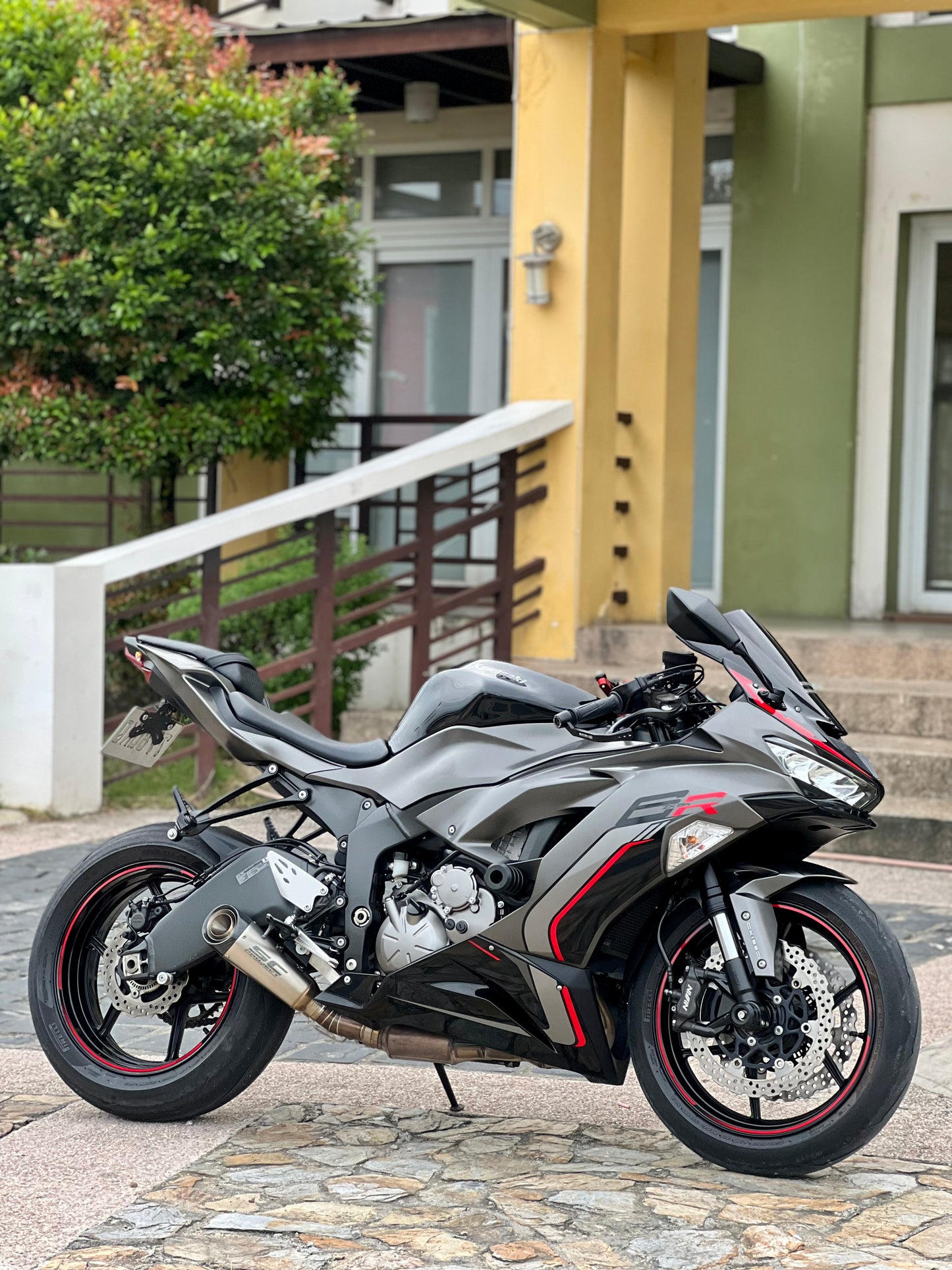 2022 Kawasaki ZX6R Gray