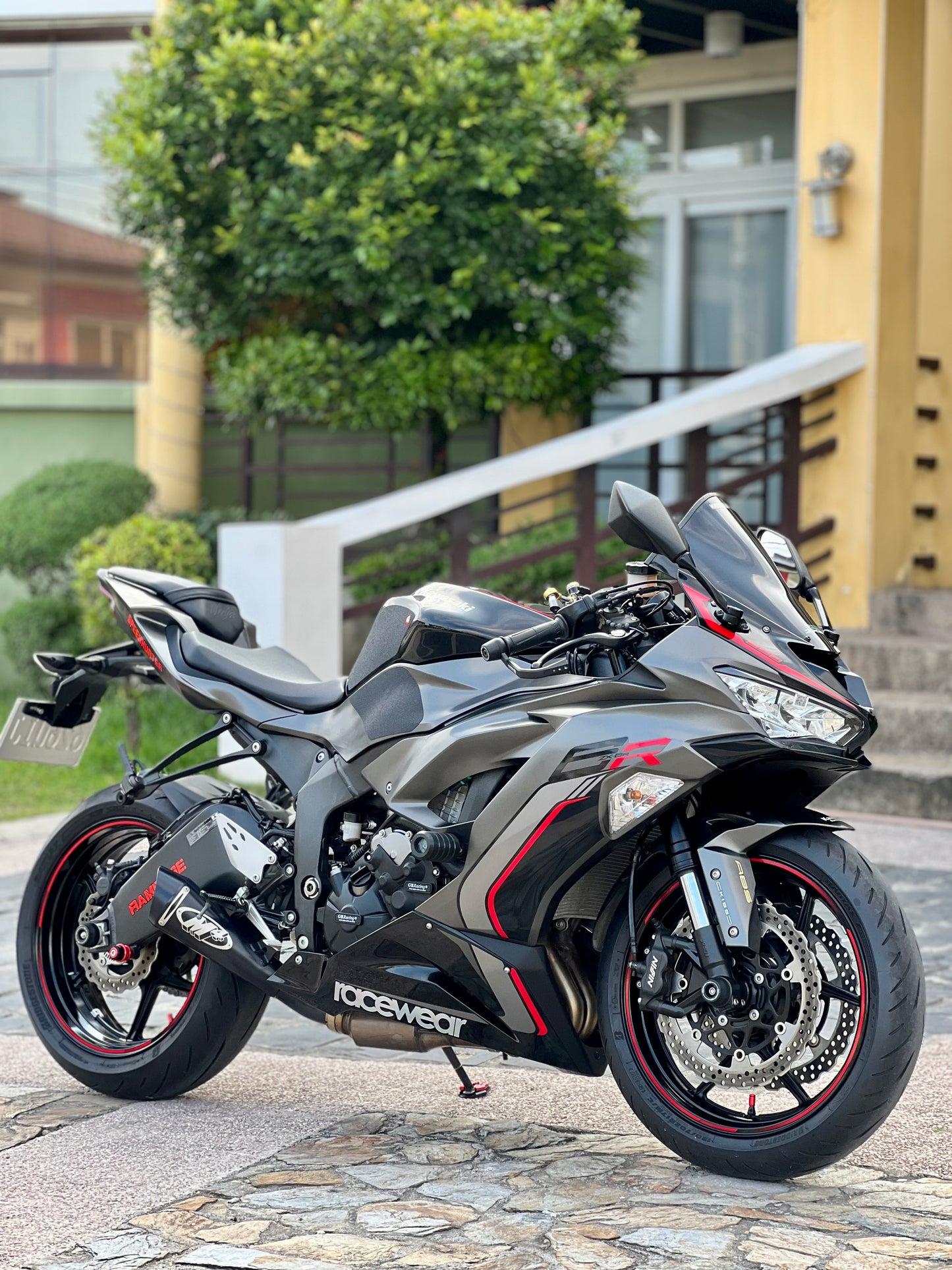 2022 Kawasaki ZX6R Gray