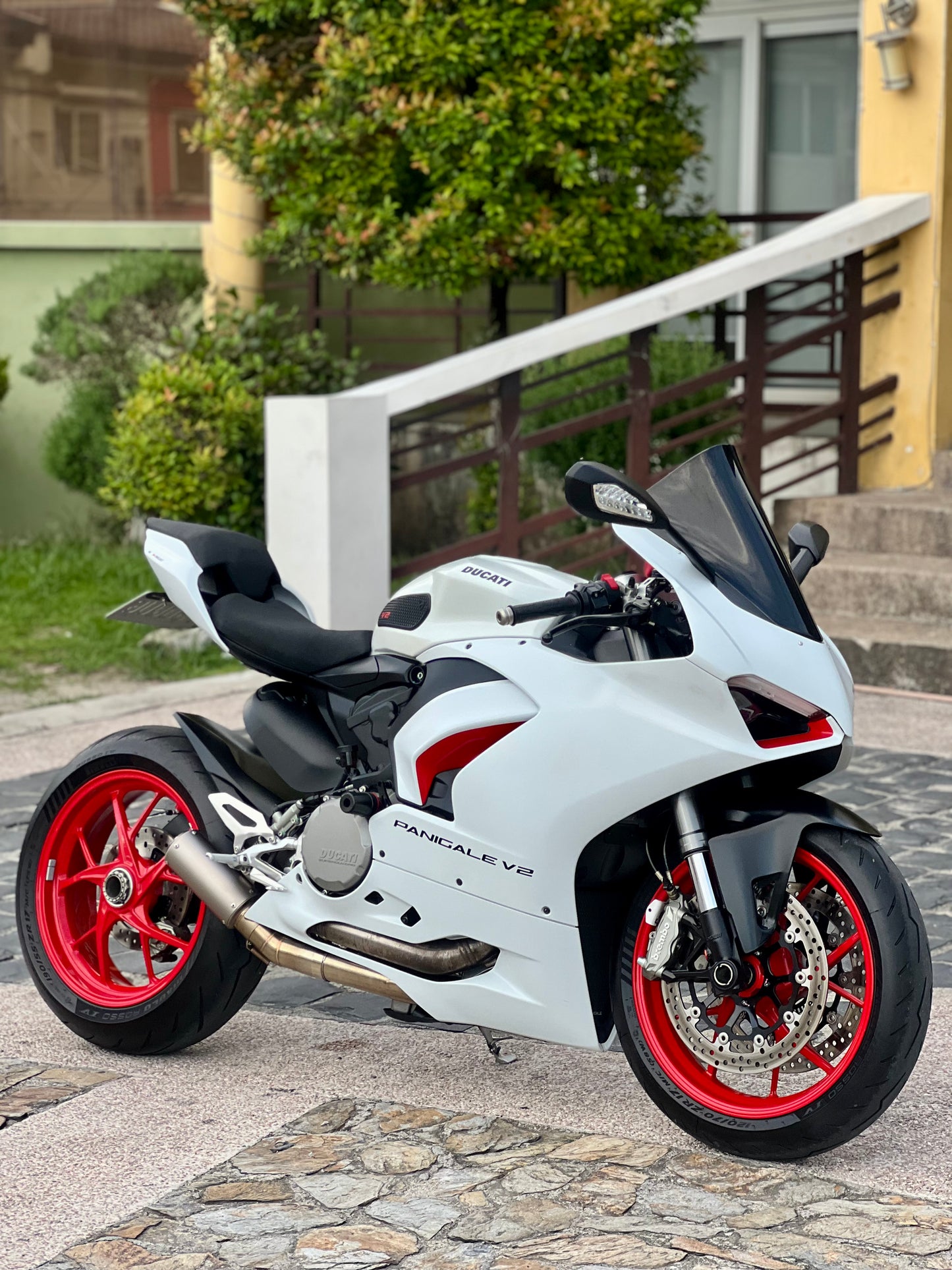 2023 Ducati Panigale V2 Rosso White