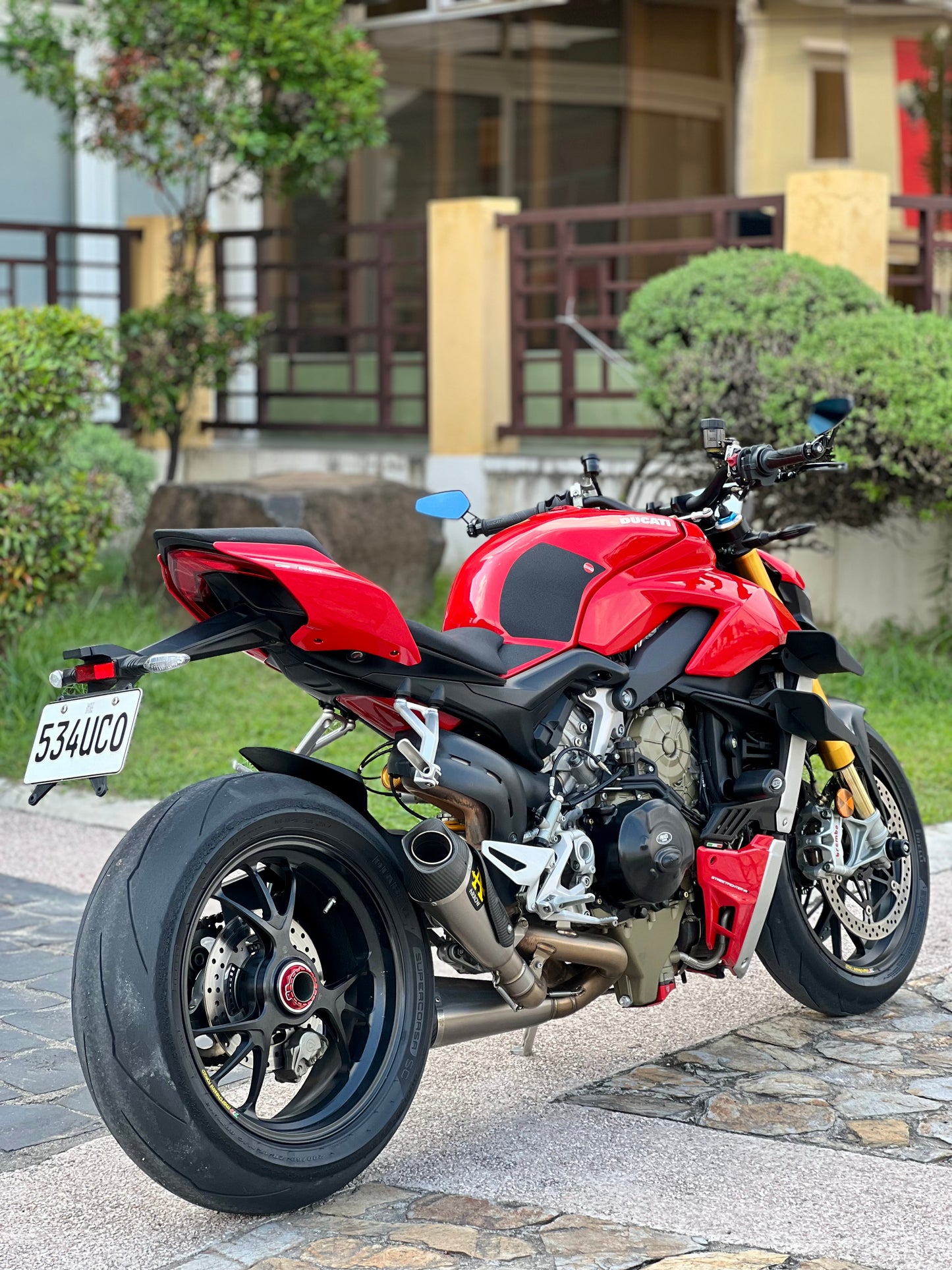 2021 Ducati Streetfighter V4S upgraded worth 600k++