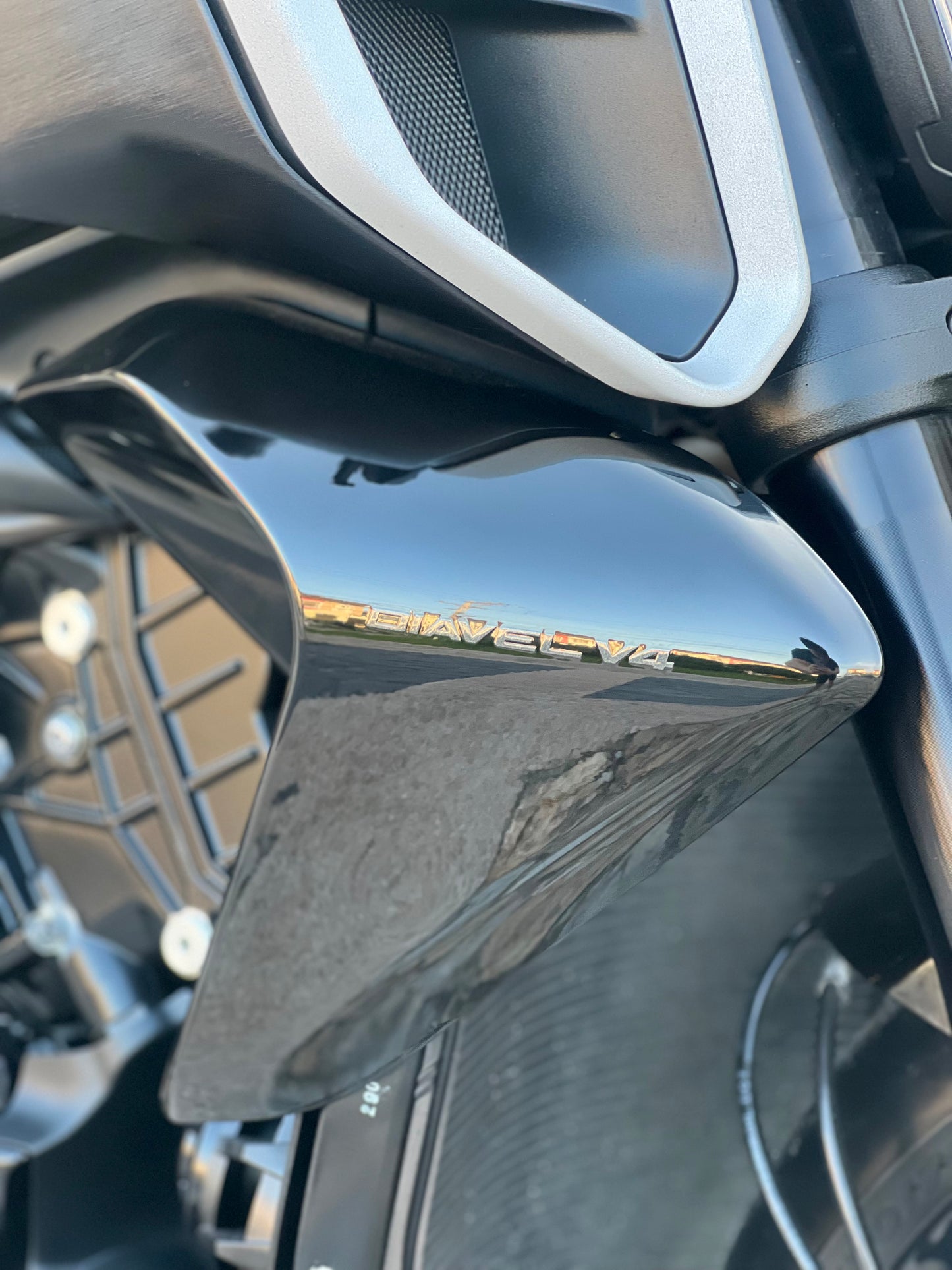 2023 Ducati Diavel V4 Black