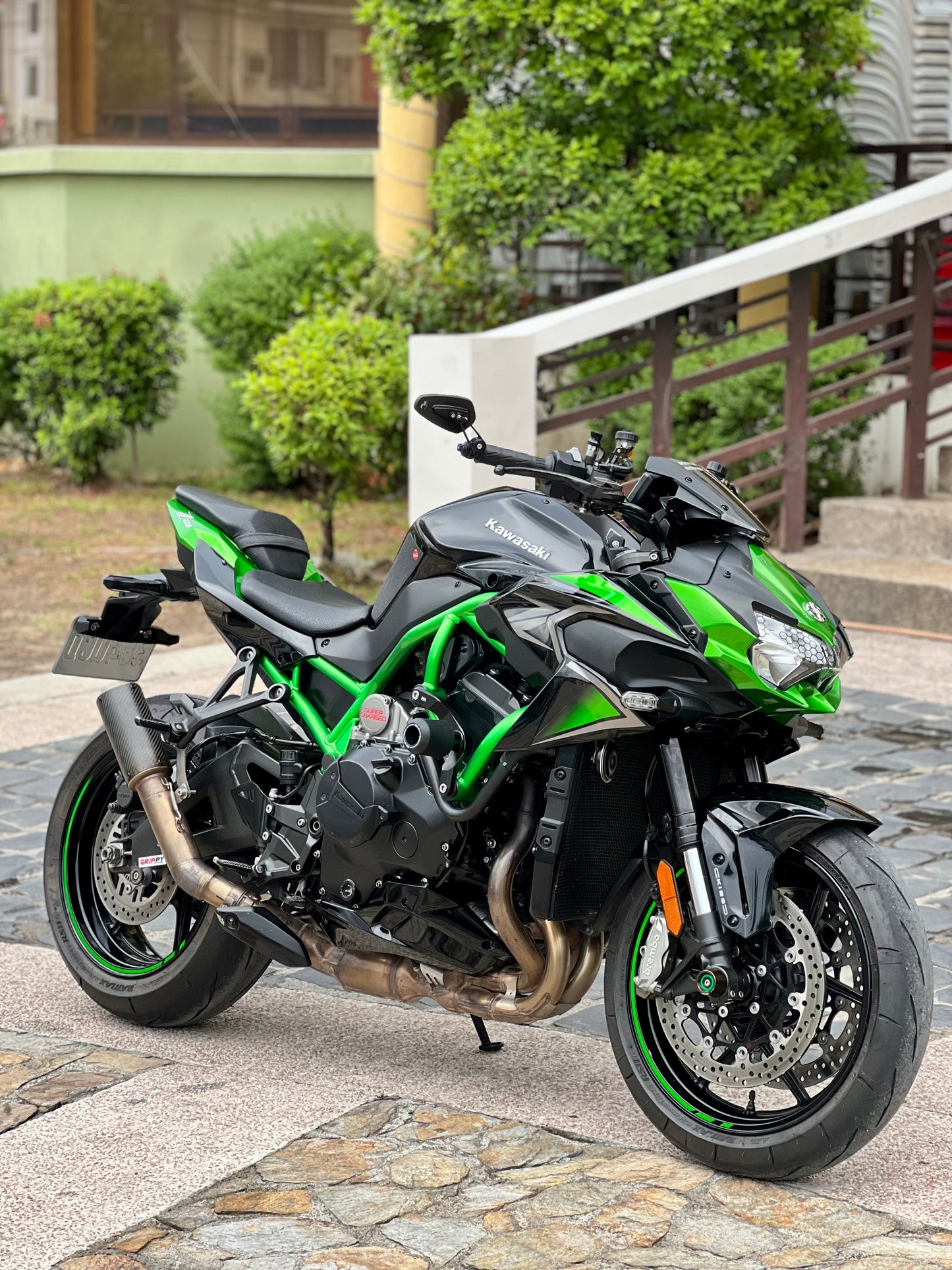 2021 Kawasaki ZH2 Supercharged Black