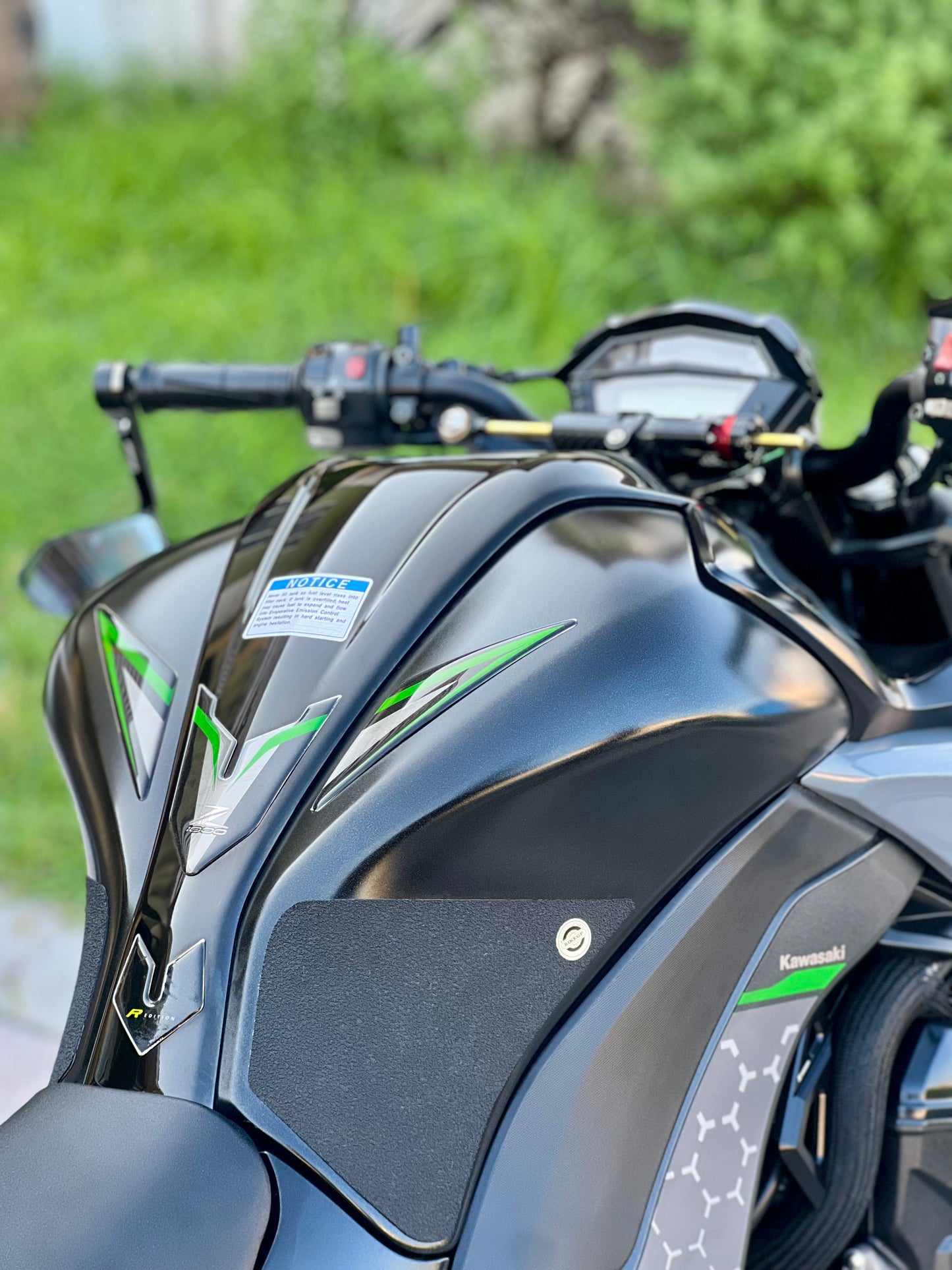 2020 Kawasaki Z1000 R Edition